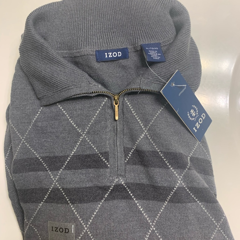 Men’s XL New IZOD Sweater/ Pullover.
